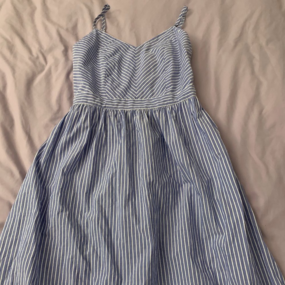 Adorable summer flowy maxi dress!!